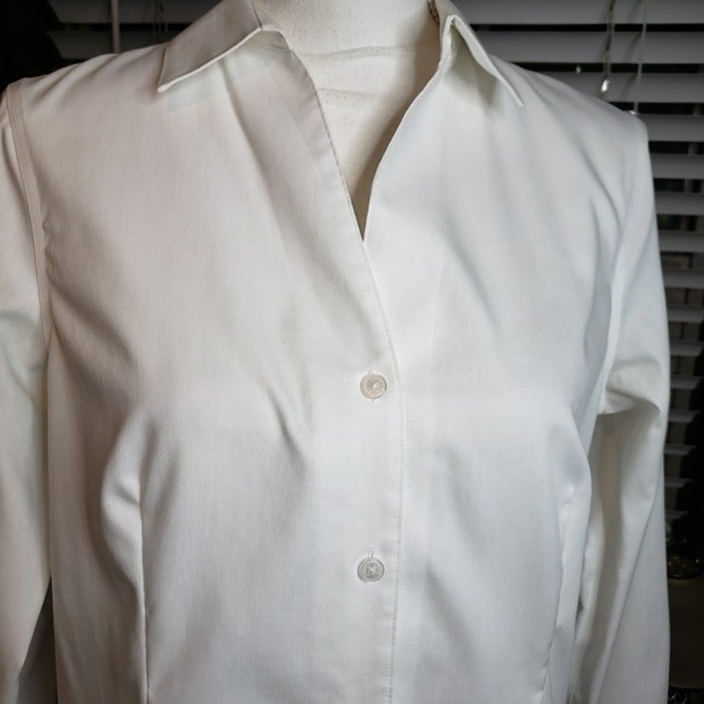 Anne Klein White Collared Button Shirt Womens size S small Long Sleeve Top